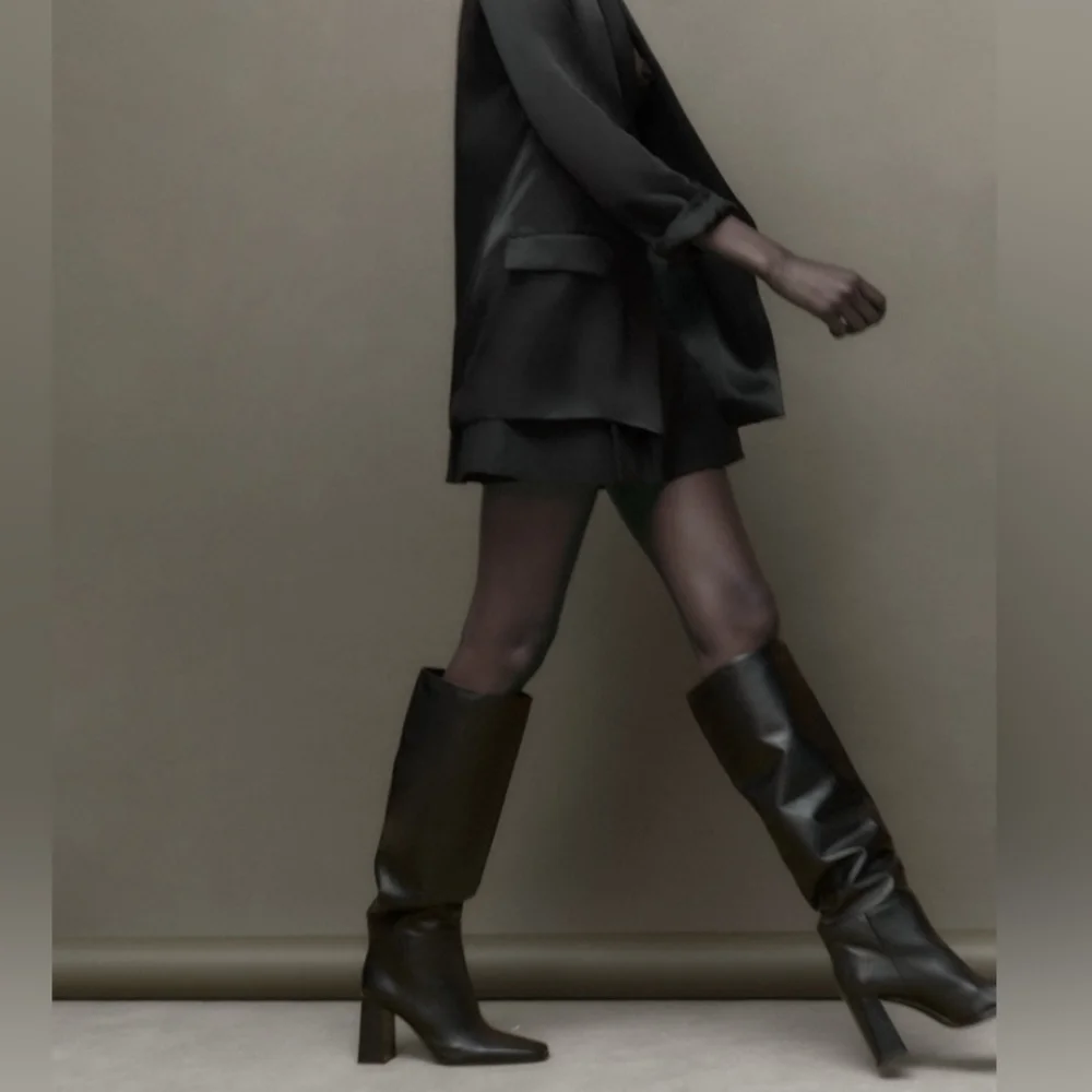 🆕️ Zara Knee High Block Heeled Leather Boots - Picture 2 of 5
